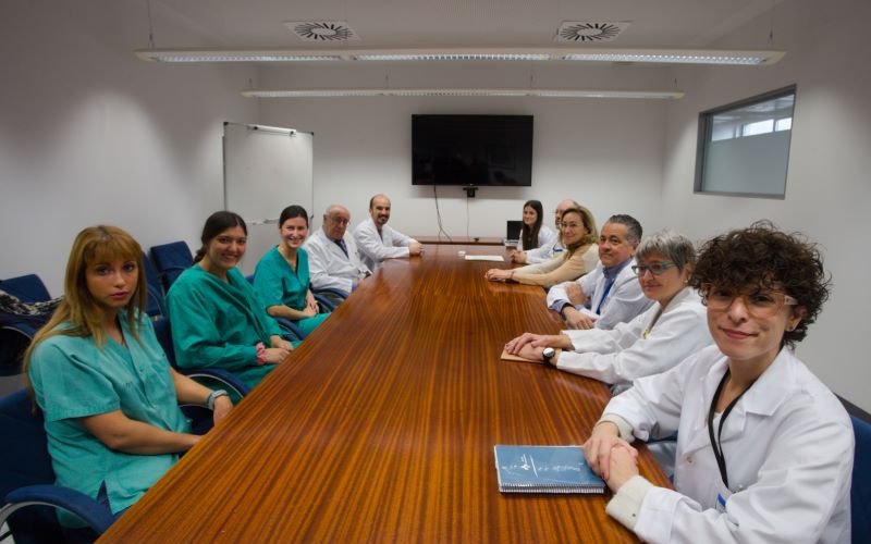La consejera de Salud recibe a los alumnos de Medicina de la Universidad de Zaragoza que realizan sus prácticas en el Hospital San Pedro