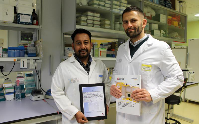 Los investigadores del CIBIR Tom K. Raju y Srdan Tadic obtienen el grado de doctores por la UR por la defensa de sus tesis centradas en el desarrollo de vacunas contra el cáncer