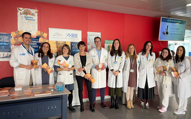 Profesionales de Urología visibilizan en el Hospital Universitario San Pedro la promoción de la salud masculina dentro del movimiento movember