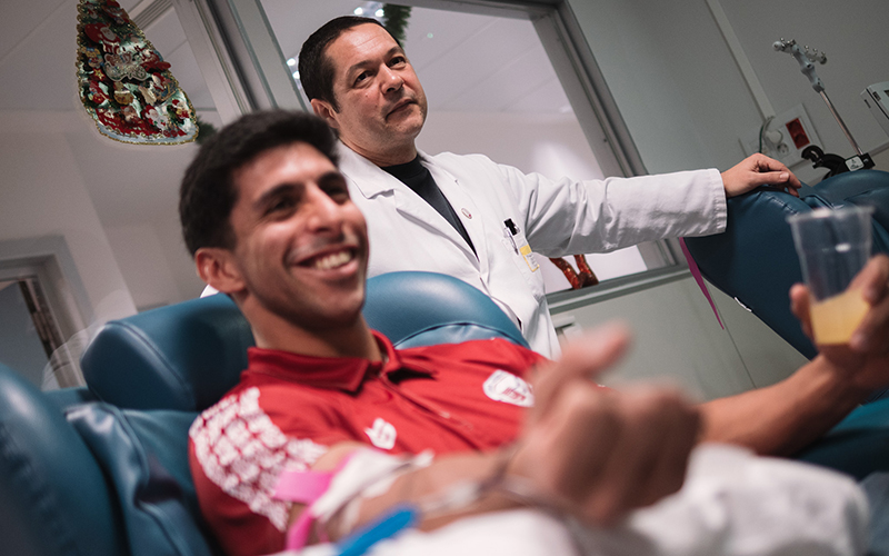 El Banco de Sangre y el Dicorpebal Logroño La Rioja animan a donar sangre en Navidad, periodo en el que cerca de 300 pacientes necesitarán recibir una transfusión