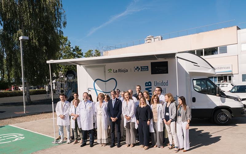 El SERIS amplía su cartera de servicios con la Unidad Móvil Bucodental, un proyecto pionero que acerca esta atención especializada a personas mayores